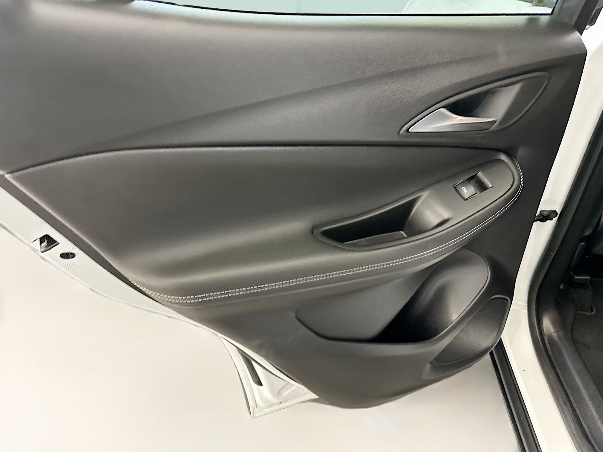 Used 2025 Buick Encore GX Preferred image 26