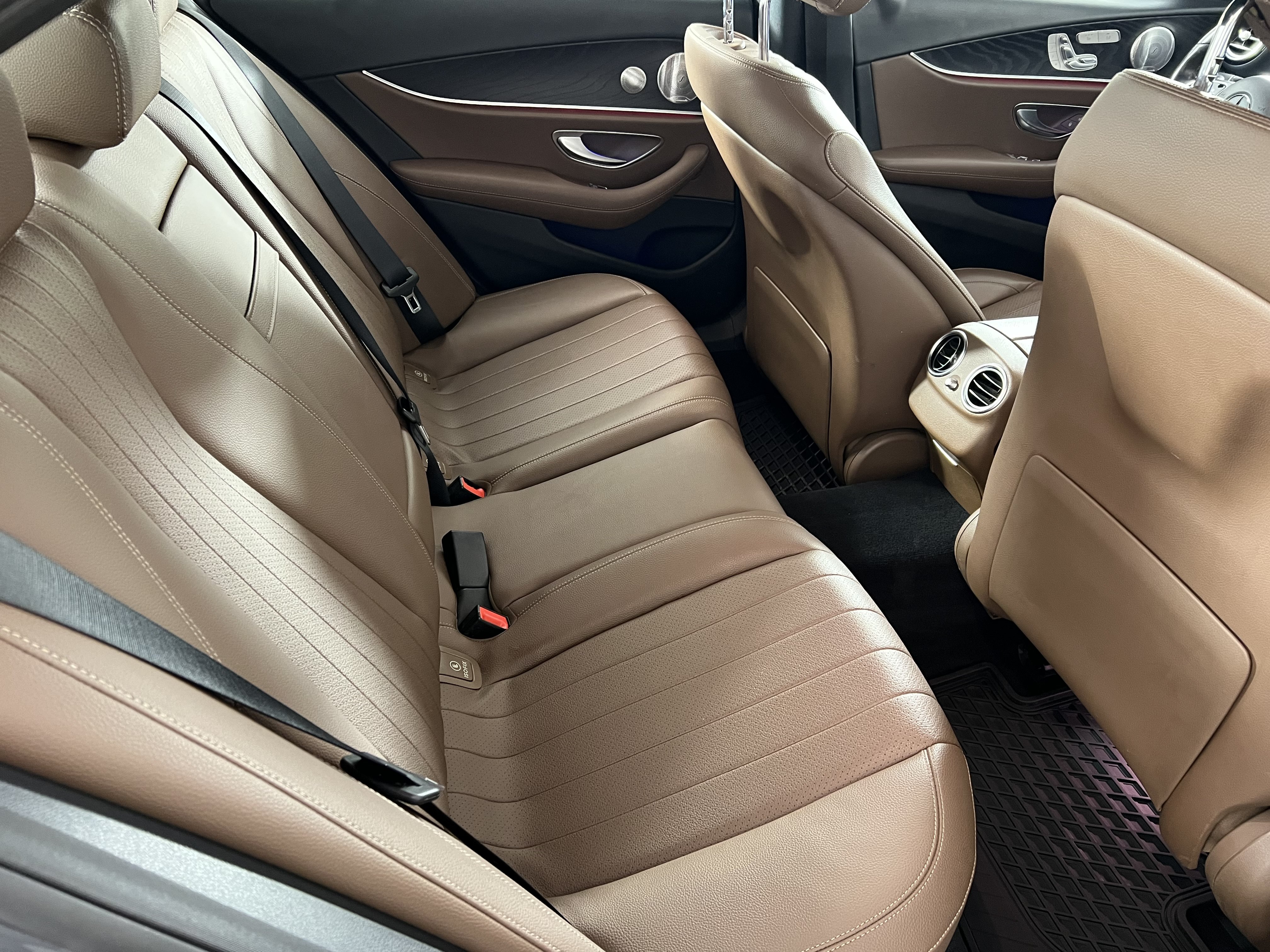 Certified 2020 Mercedes-Benz E 350 4MATIC Sedan image 24