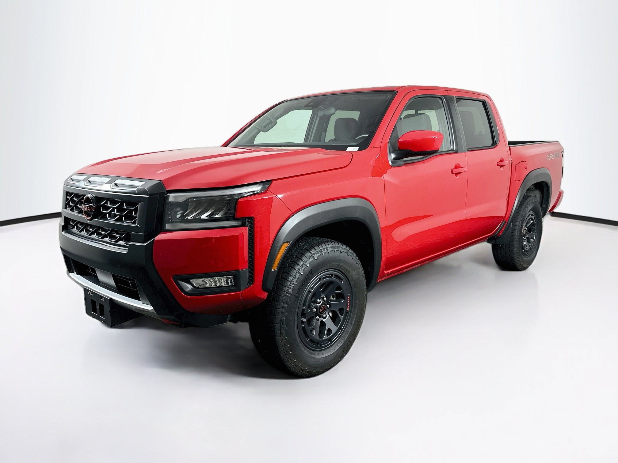 Used 2026 Nissan Frontier PRO-4X AWD/4WD image 3
