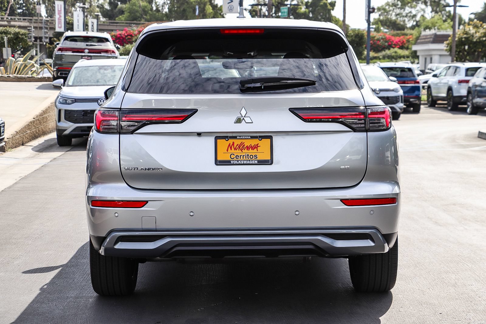 Used 2025 Mitsubishi Outlander SE FWD image 7