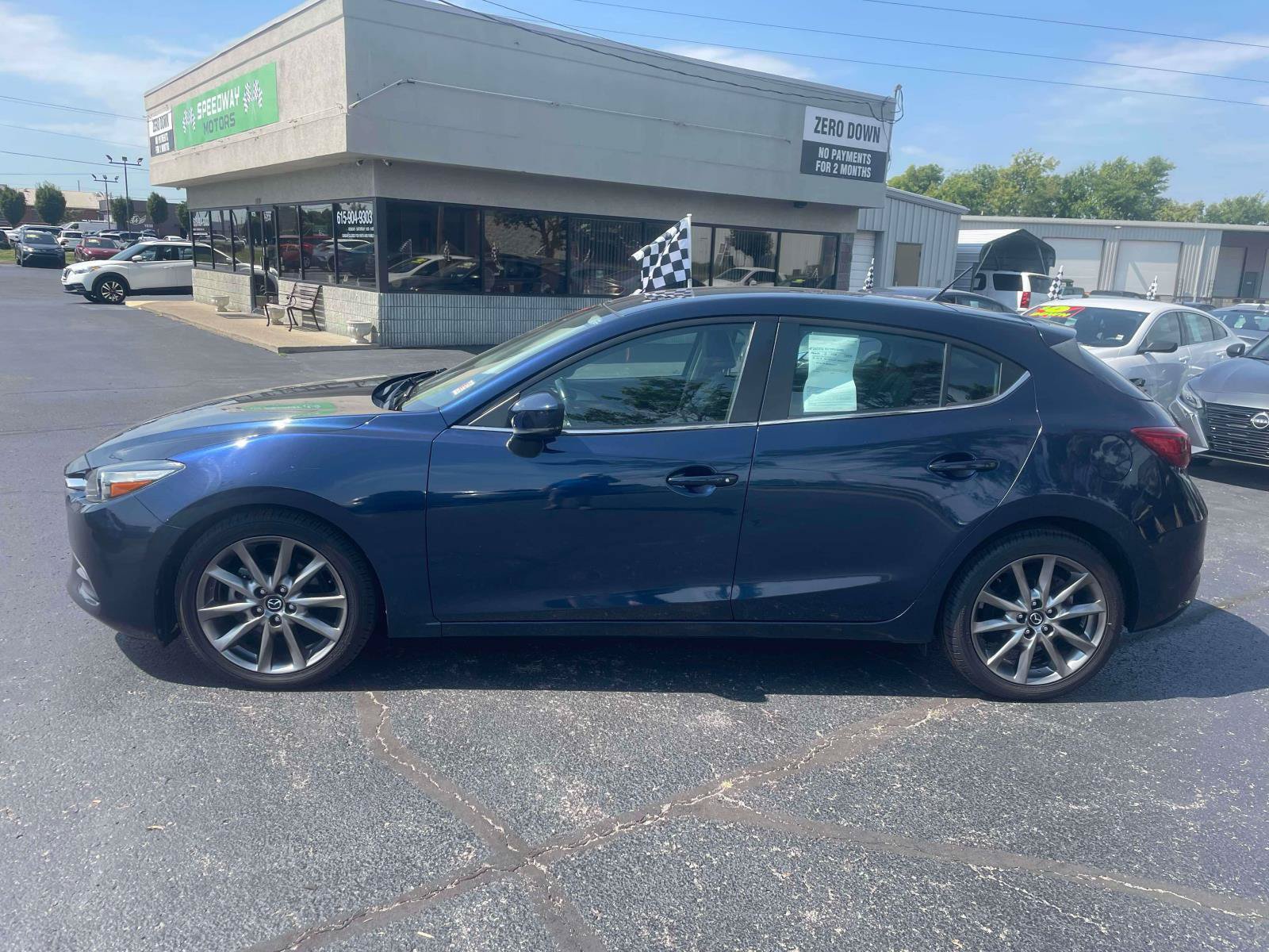 Used 2018 MAZDA MAZDA3 Touring FWD image 4