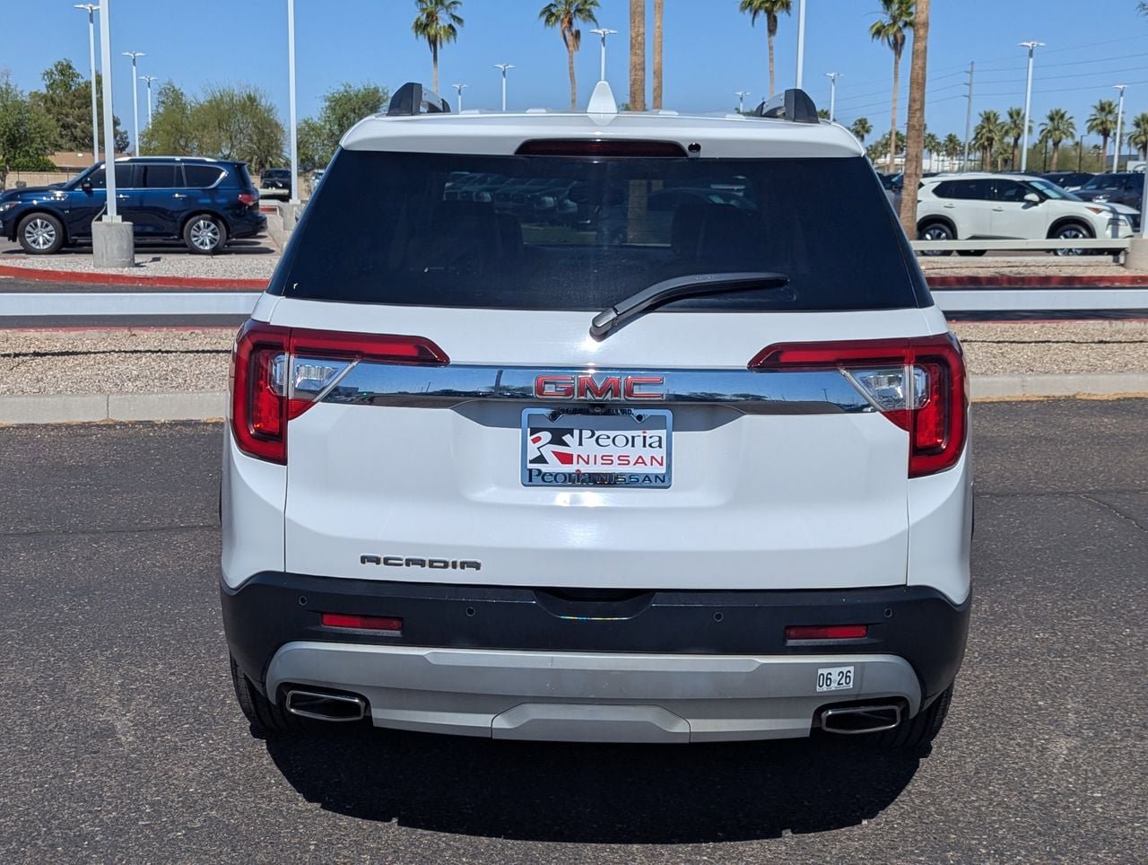 Used 2023 GMC Acadia SLT FWD image 5