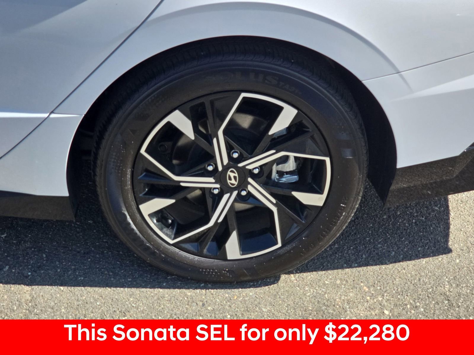 Used 2025 Hyundai Sonata SEL FWD image 40