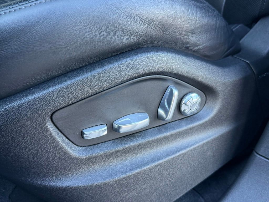 Used 2021 Porsche Cayenne image 13