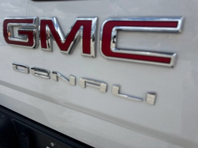 Used 2022 GMC Canyon Denali RWD image 14