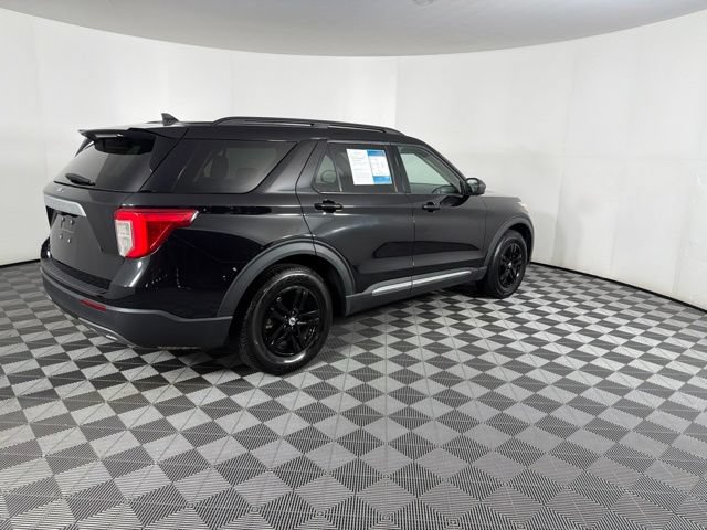 Used 2024 Ford Explorer XLT w/ Equipment Group 202A RWD image 12