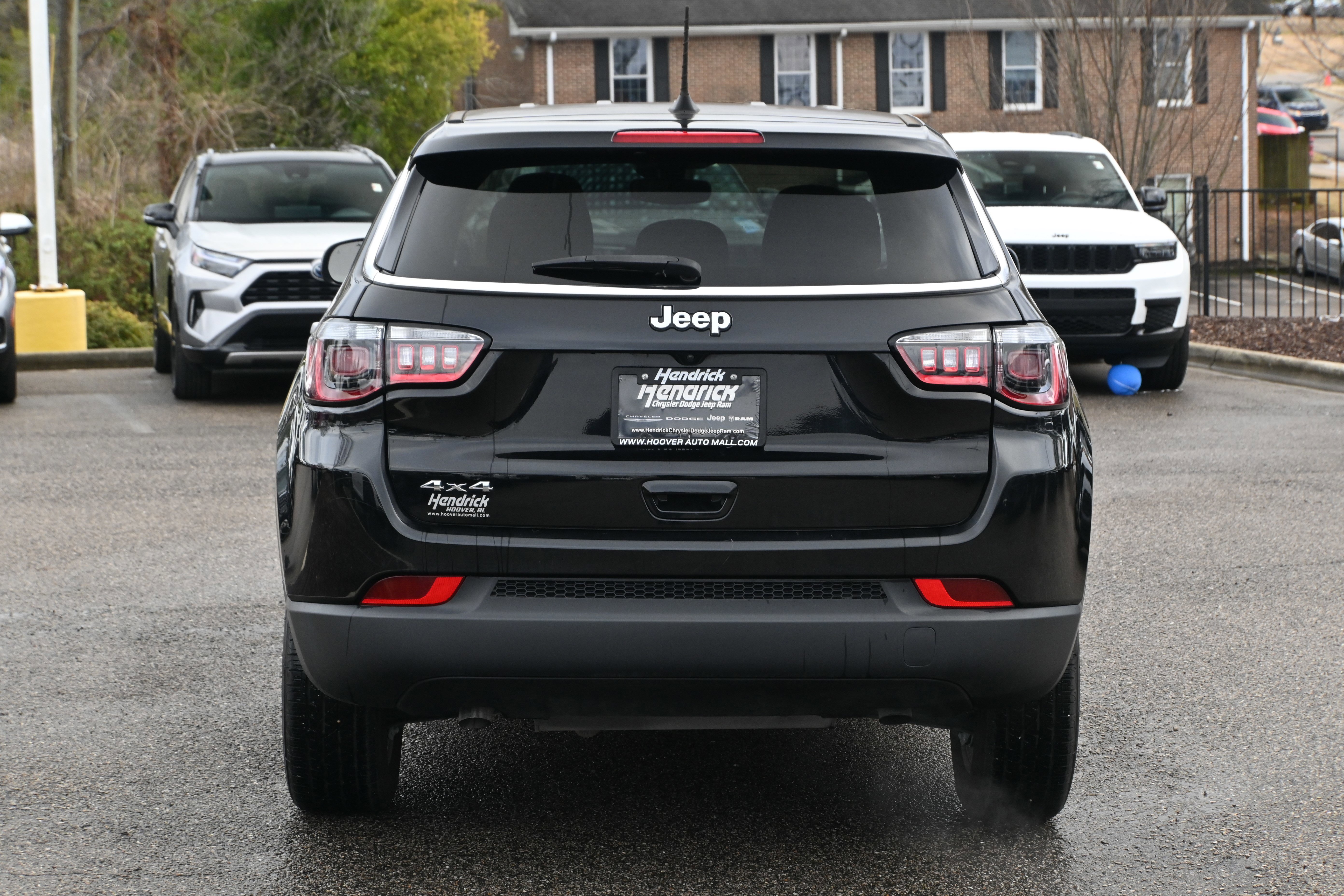Used 2024 Jeep Compass Sport image 12