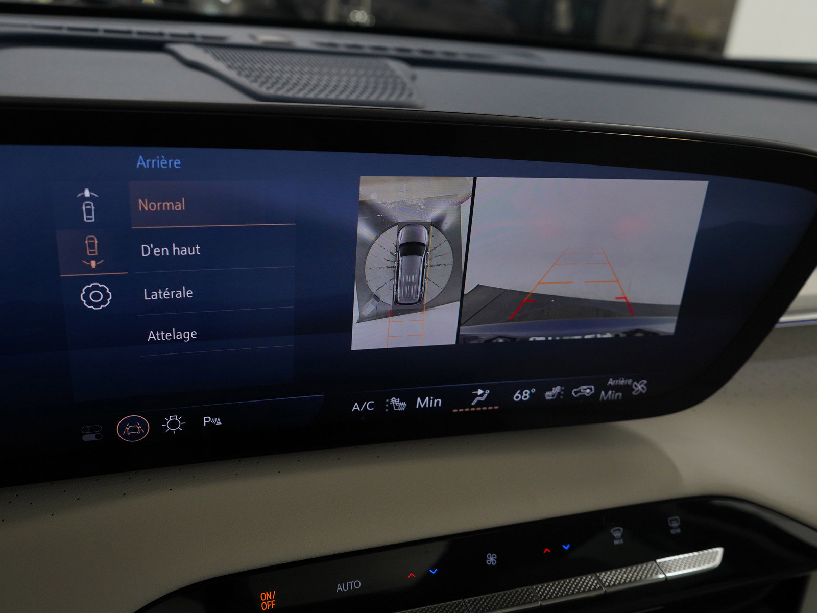 Used 2025 Buick Enclave Avenir image 24