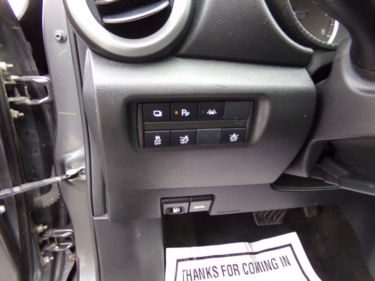 Used 2020 Nissan Versa S FWD image 9