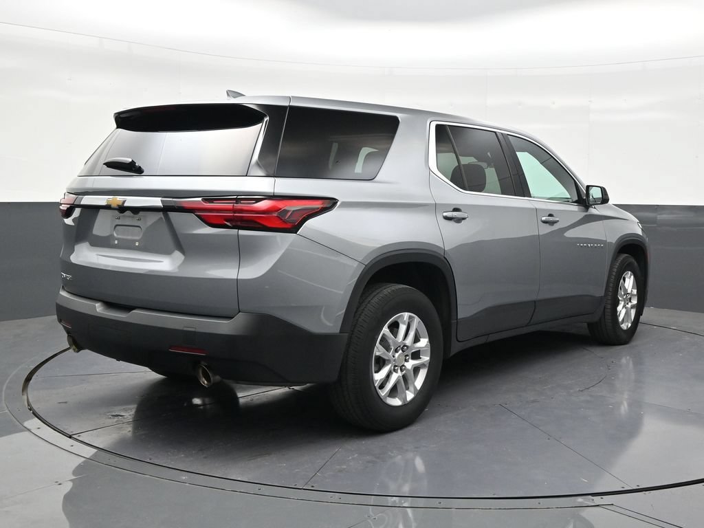 Used 2023 Chevrolet Traverse LS FWD image 5