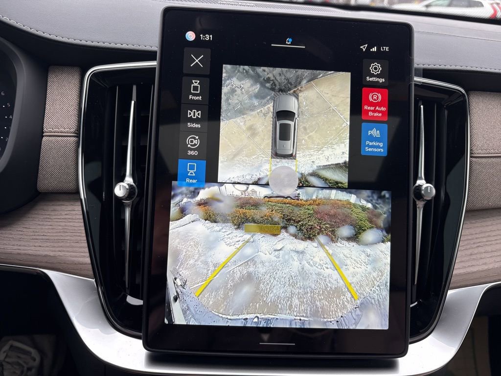New 2026 Volvo XC90 B6 Plus w/ Protection Package Premier AWD/4WD image 29