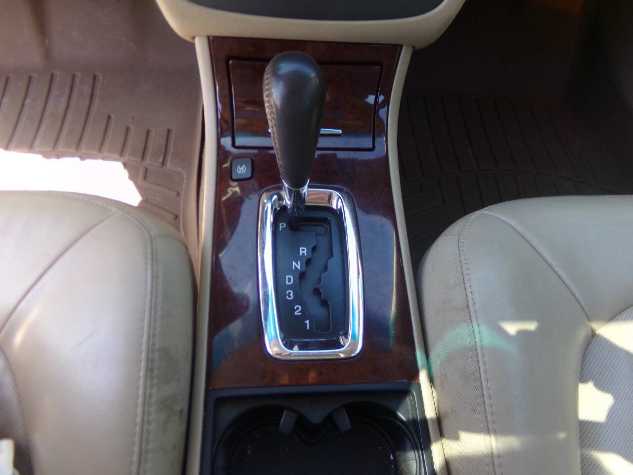 Used 2007 Buick Lucerne CXL FWD image 35
