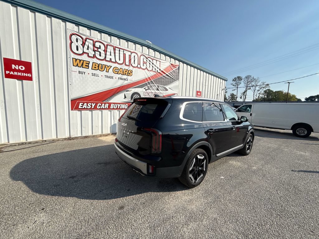 Used 2024 Kia Telluride EX w/ EX Captain's Chair Package FWD image 8