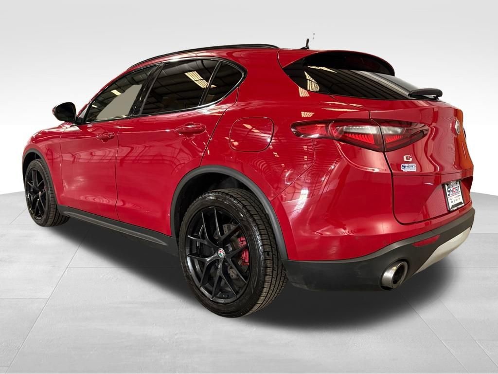 Used 2018 Alfa Romeo Stelvio Ti Sport image 3