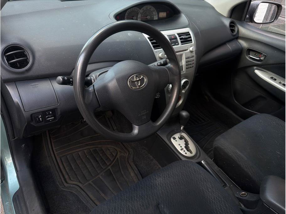 Used 2007 Toyota Yaris S FWD image 2