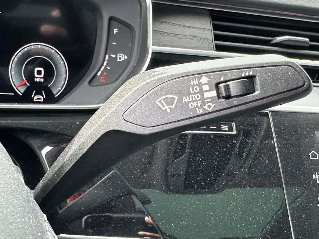 Used 2022 Audi A8 L 3.0T AWD/4WD image 32
