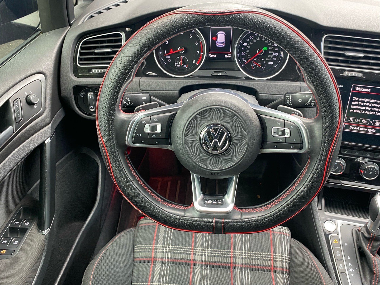 Used 2018 Volkswagen GTI SE FWD image 5