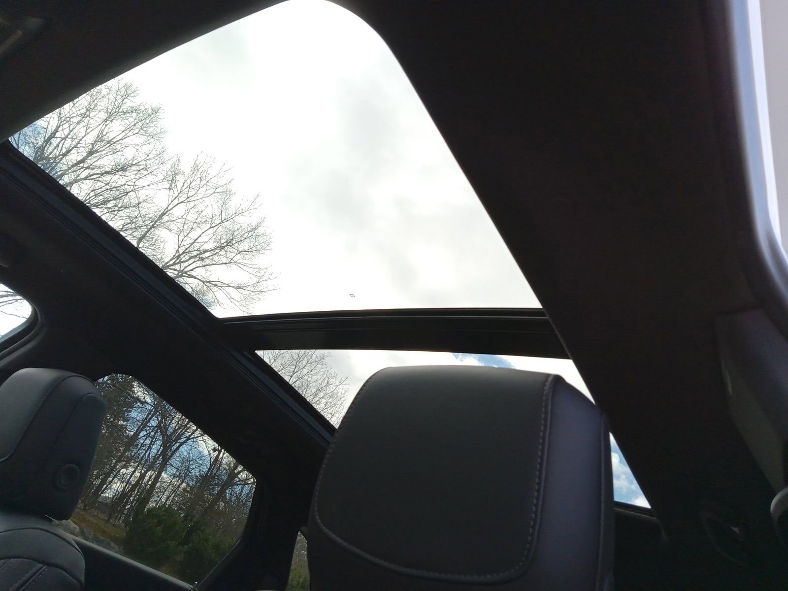 New 2026 Cadillac XT5 Premium Luxury w/ LPO, ONYX Package image 11