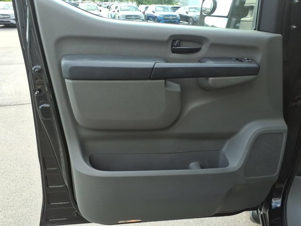 Used 2017 Nissan NV 3500 SL RWD image 11