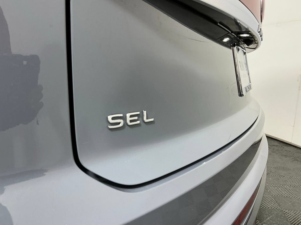 Used 2024 Volkswagen Atlas Cross Sport SEL Premium R-Line AWD/4WD image 31