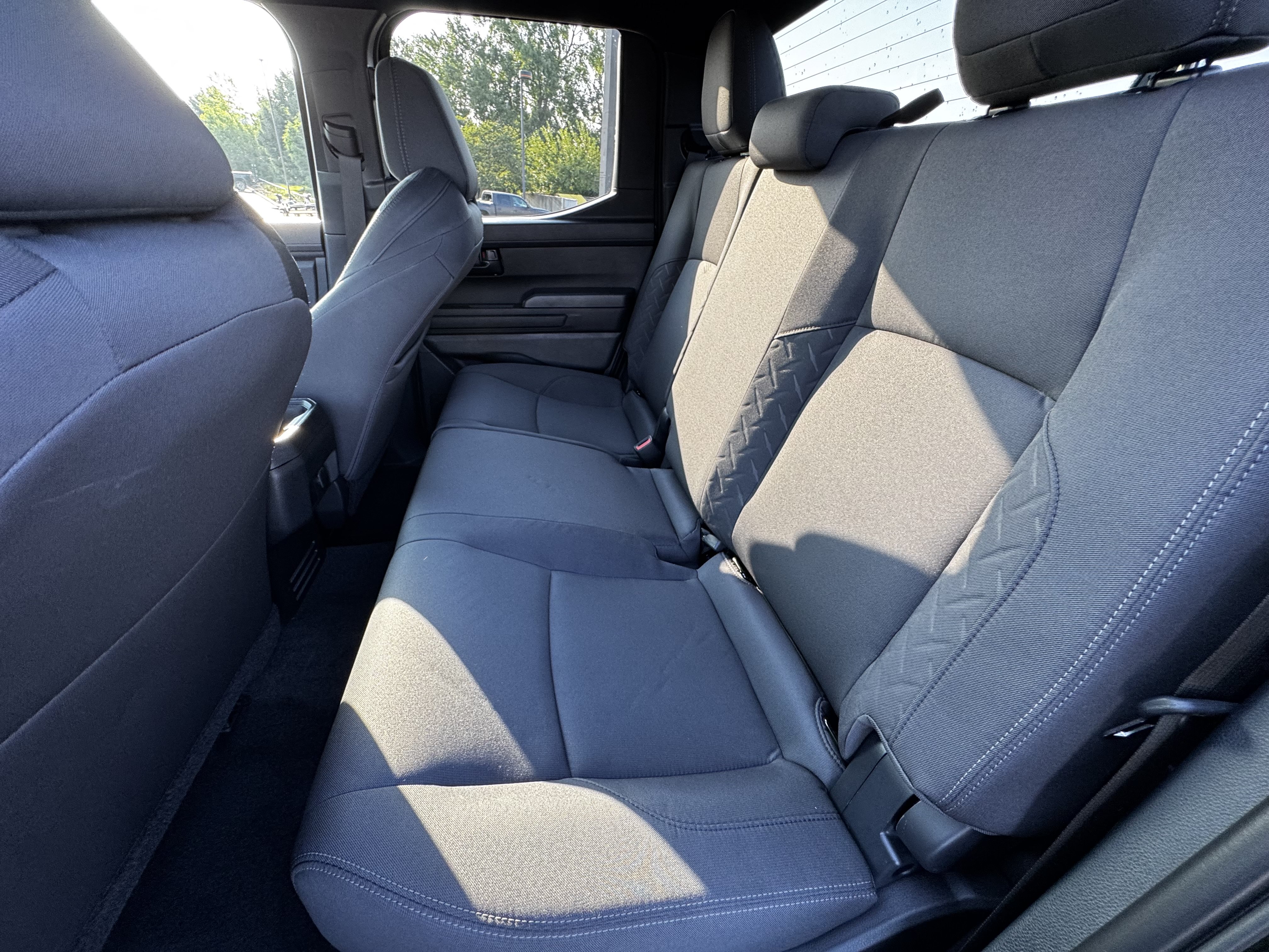 Certified 2025 Toyota Tacoma SR5 AWD/4WD image 7