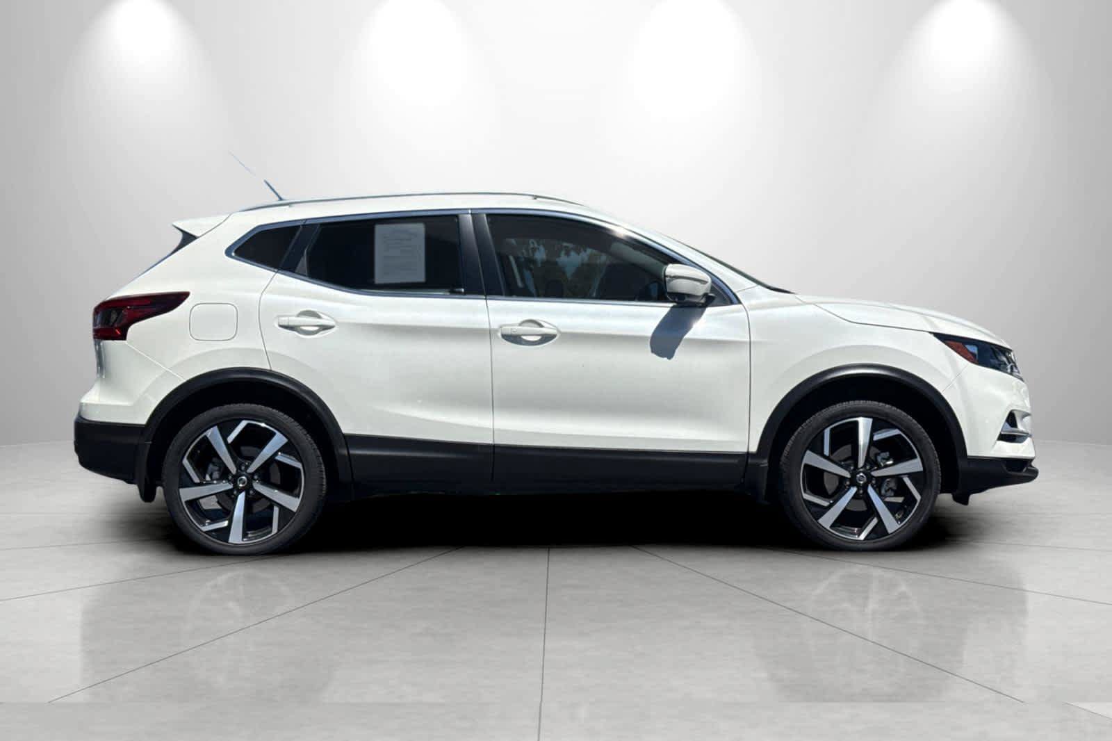 Used 2022 Nissan Rogue Sport SL AWD/4WD image 8