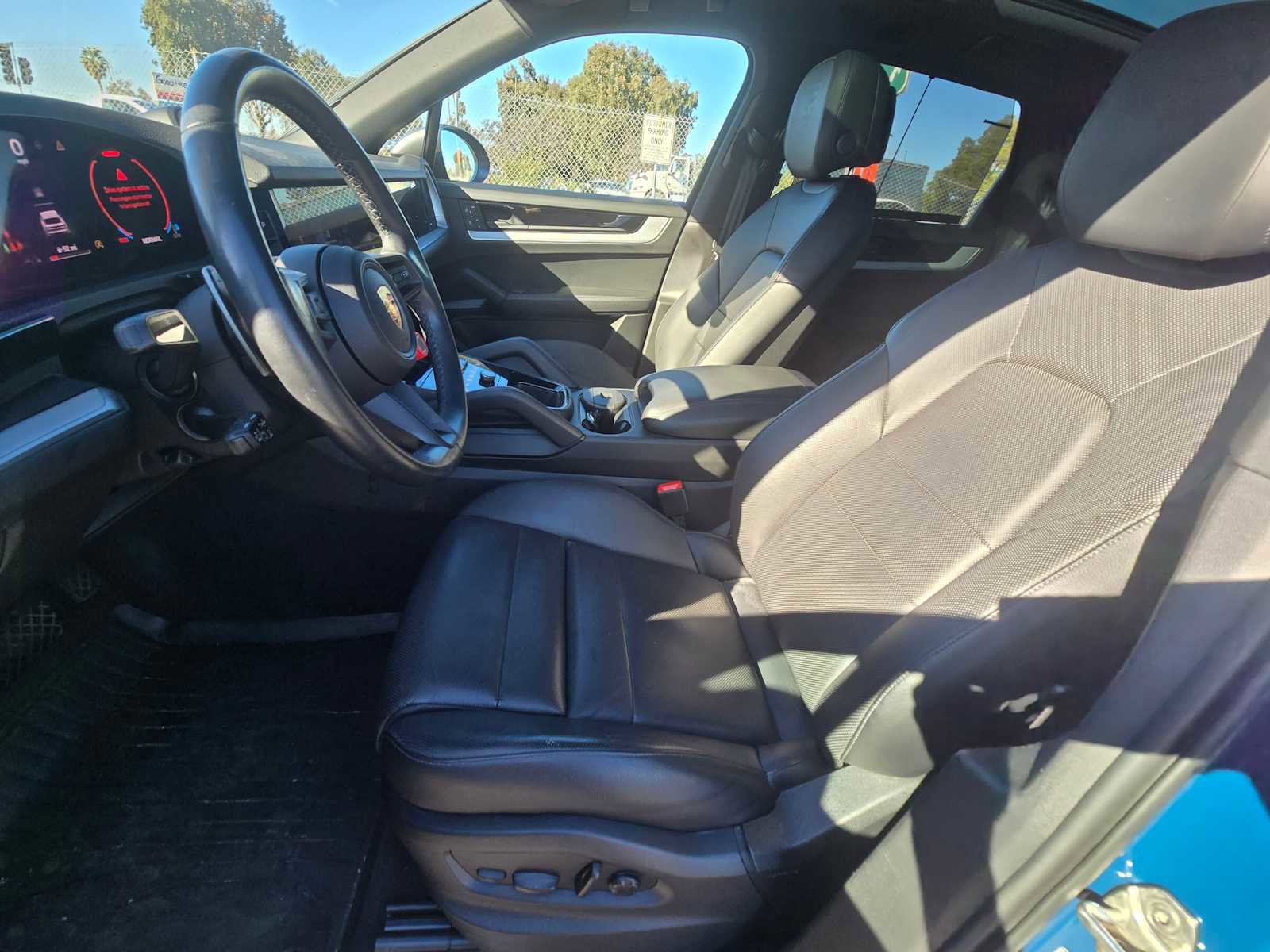 Used 2024 Porsche Cayenne image 25