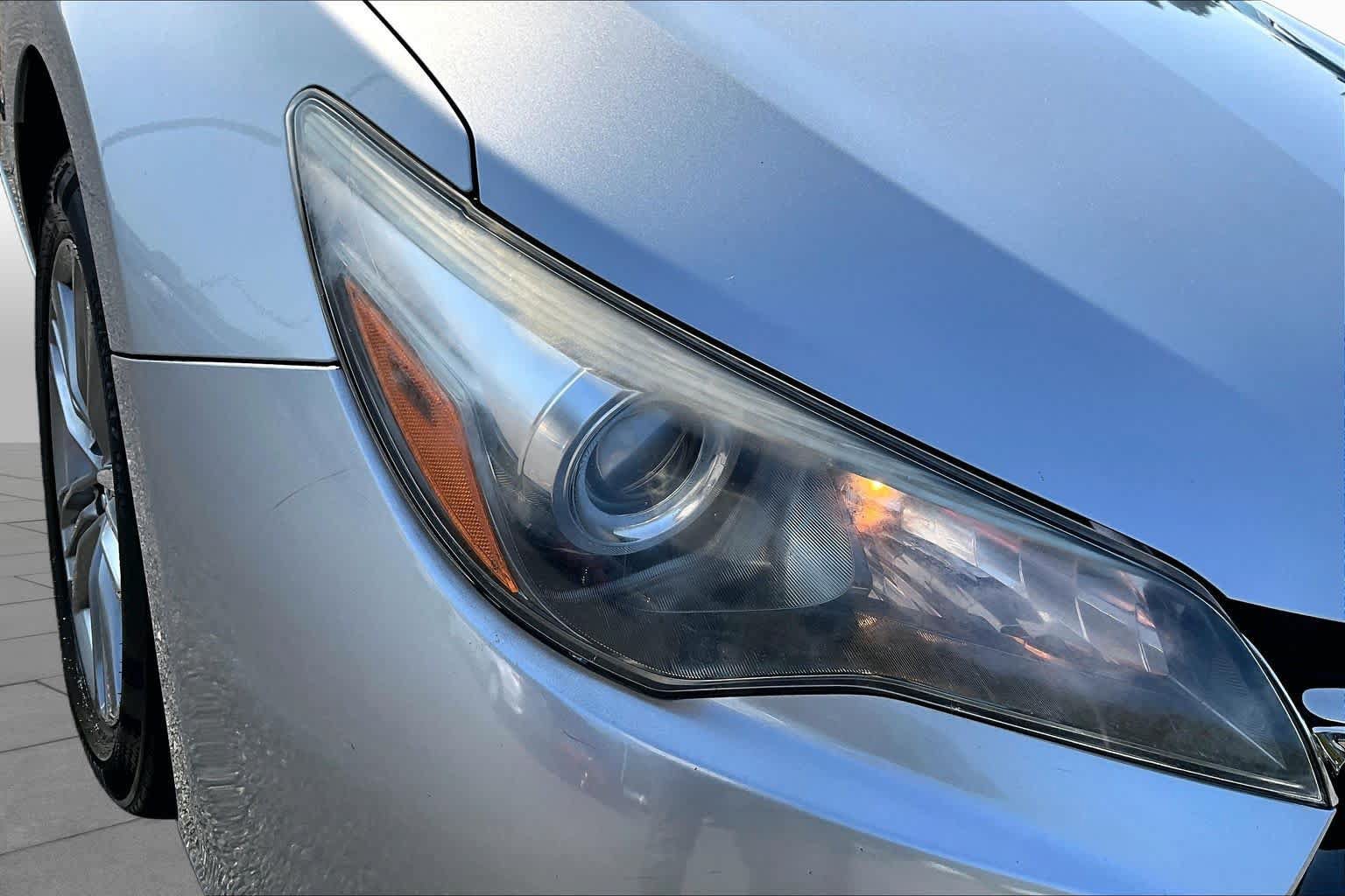 Used 2017 Toyota Camry SE FWD image 27