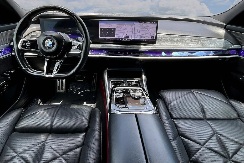 Used 2023 BMW 740i w/ Parking Assistance Package RWD image 7