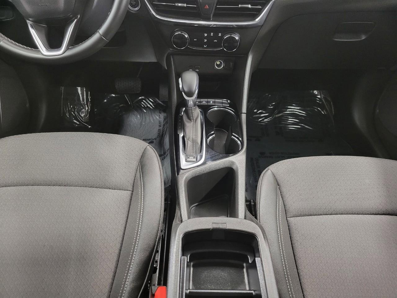 Used 2025 Buick Encore GX Preferred AWD/4WD image 17