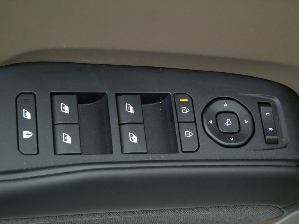 Certified 2024 Kia EV9 Land image 21