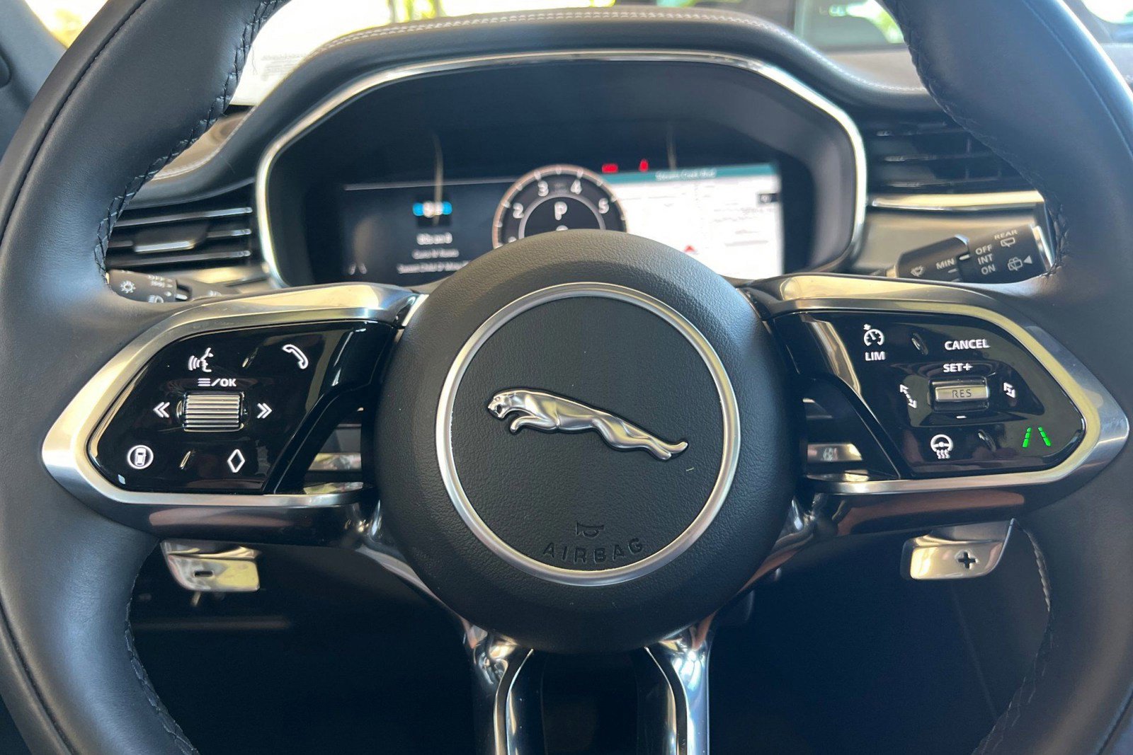 Used 2026 Jaguar F-PACE R-Dynamic S AWD/4WD image 16