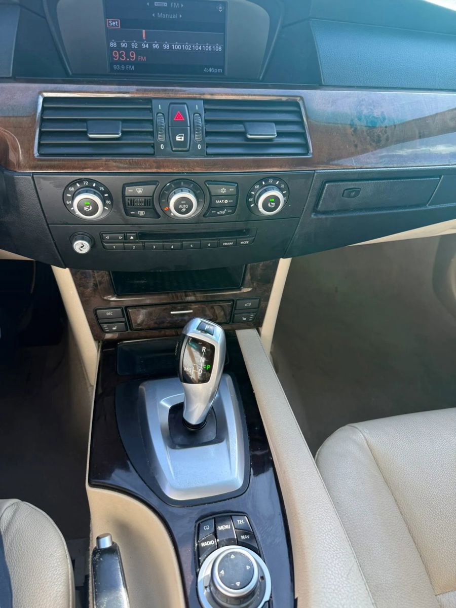 Used 2010 BMW 528i Sedan RWD image 29