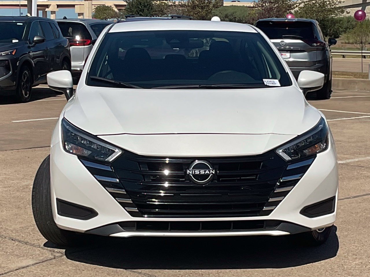 Used 2025 Nissan Versa SV FWD image 2