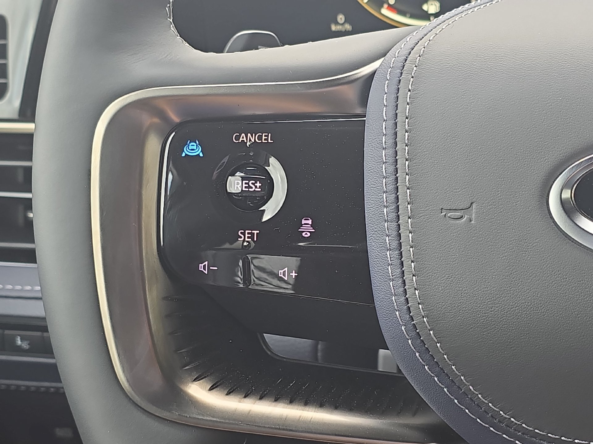 New 2027 INFINITI QX80 Sensory AWD/4WD image 17