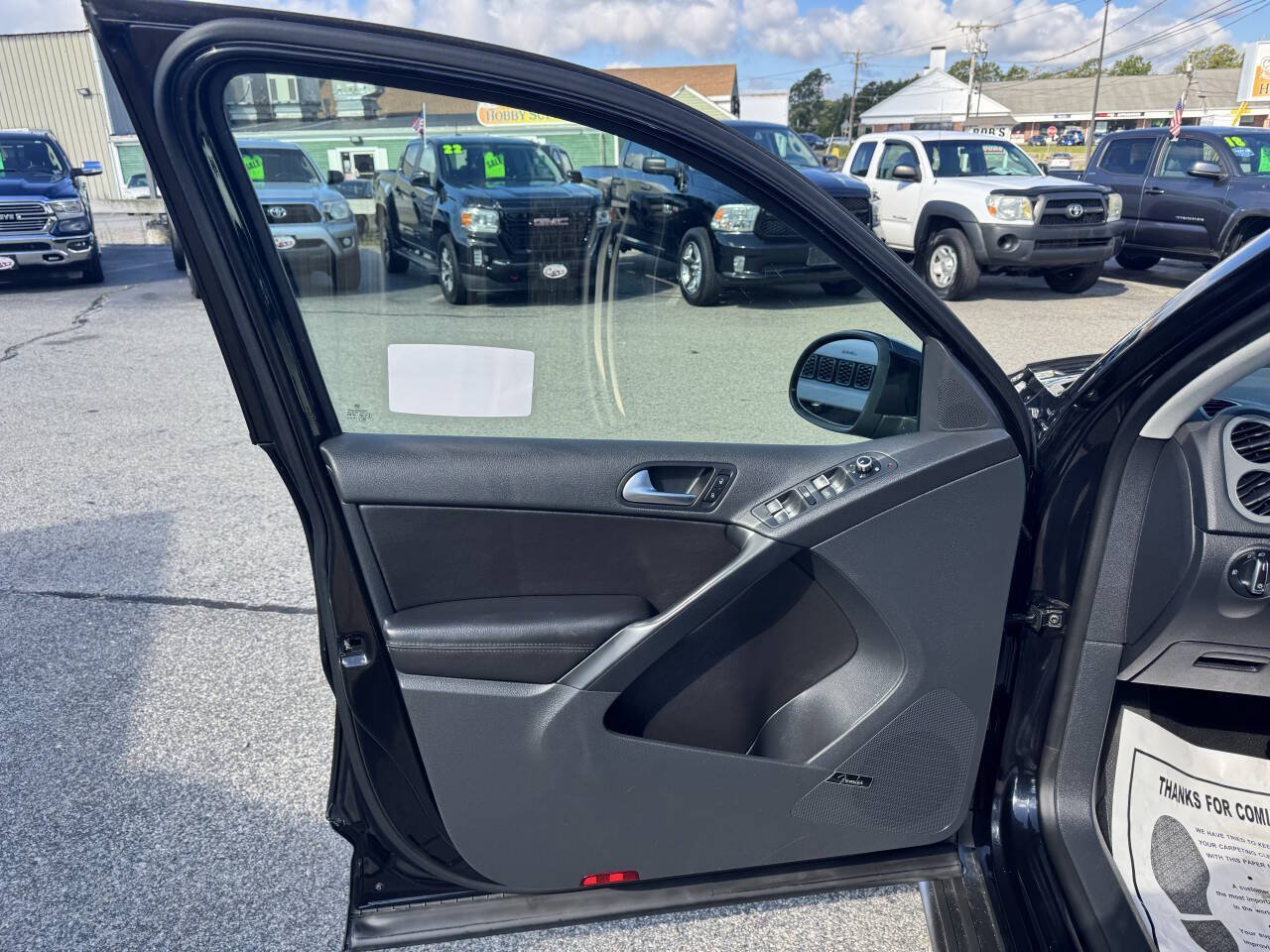 Used 2014 Volkswagen Tiguan SEL AWD/4WD image 17