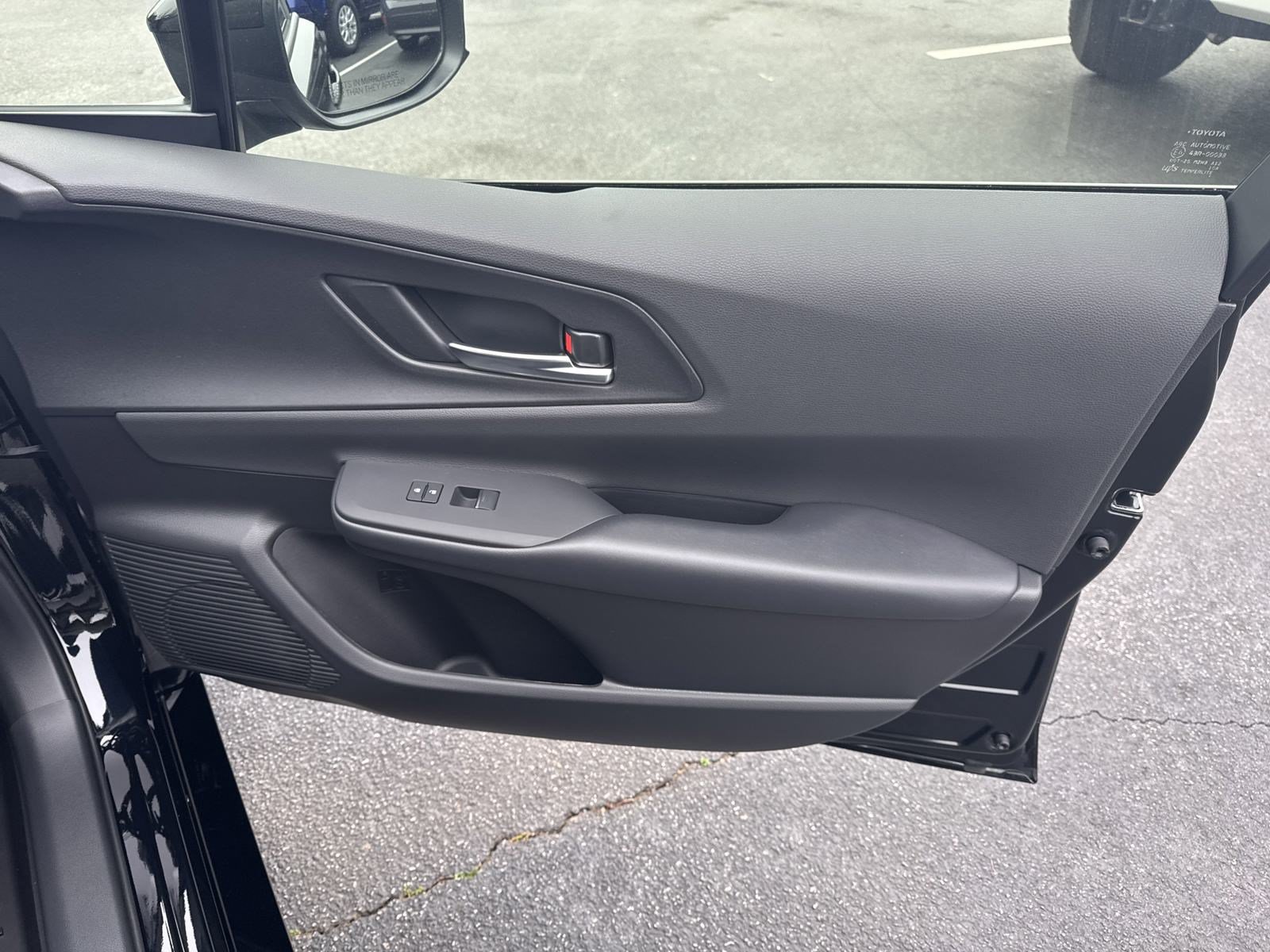 New 2024 Toyota Prius Prime FWD image 34