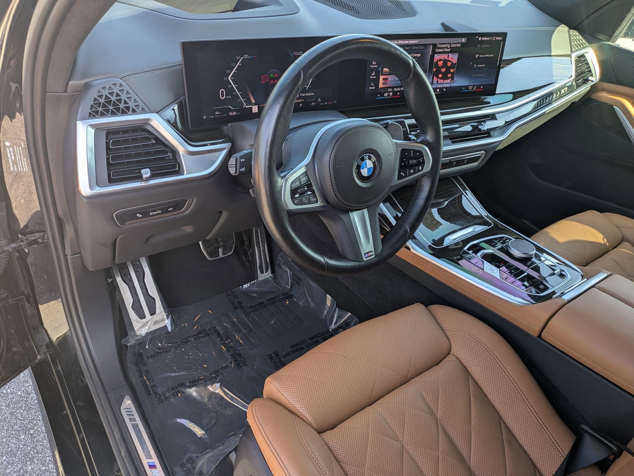 Used 2024 BMW X7 xDrive40i w/ M Sport Package image 9