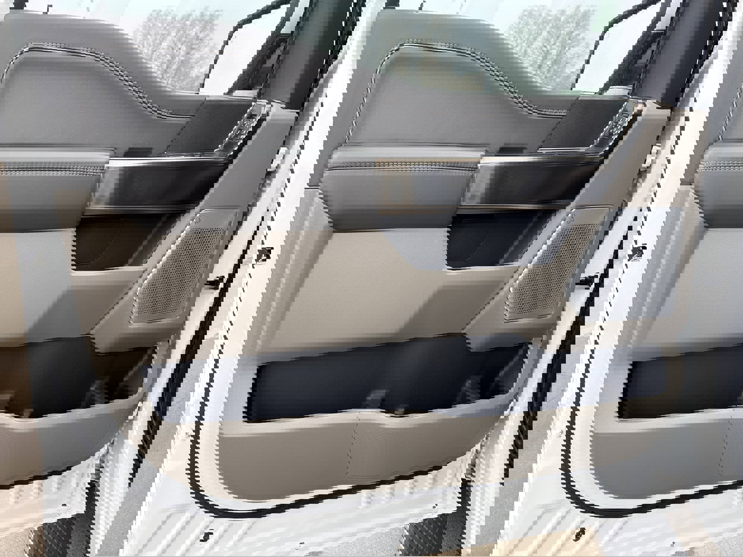 Used 2024 Ford F150 Platinum w/ Equipment Group 703A Plus image 11