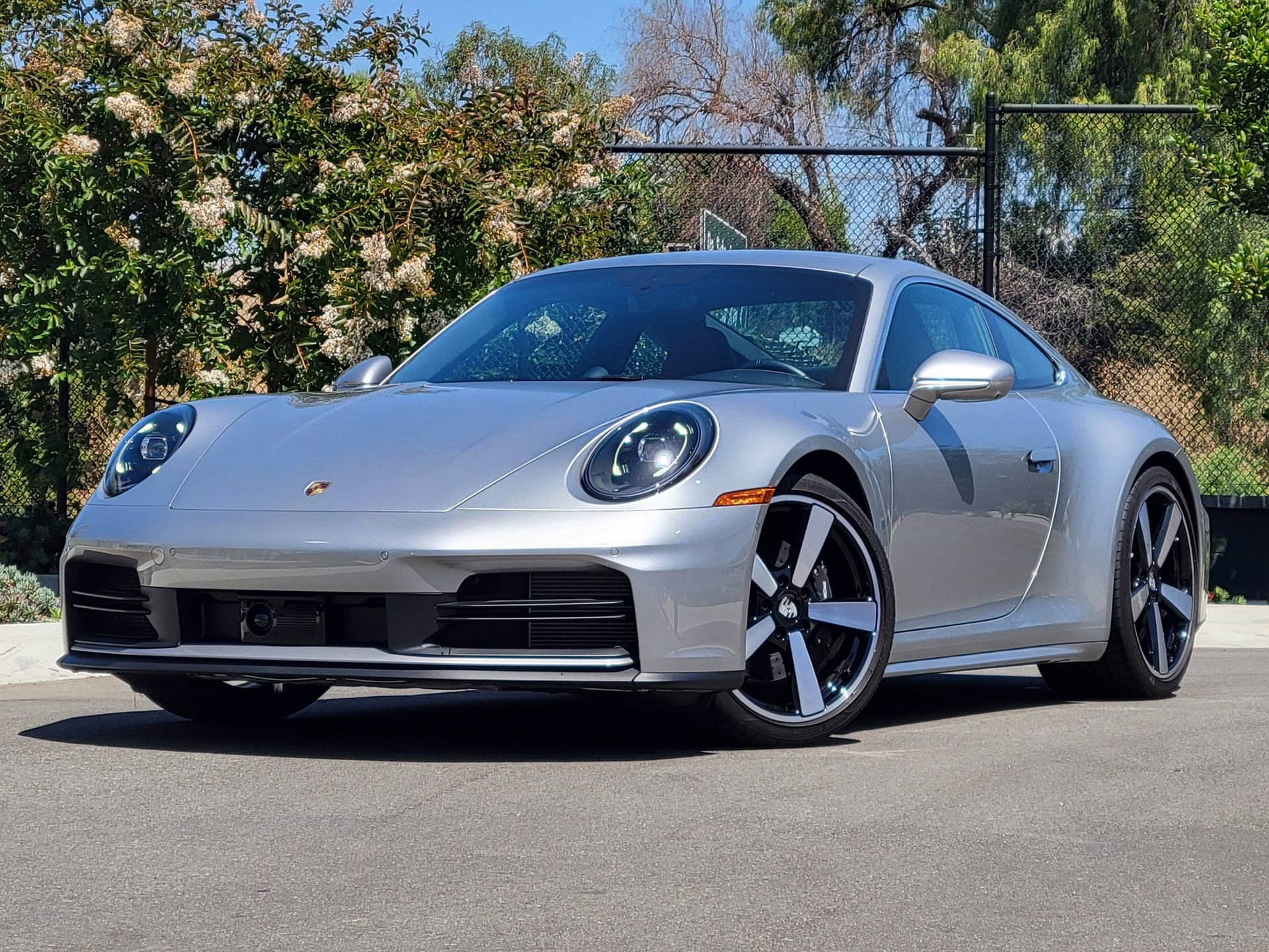 Used 2025 Porsche 911 Carrera RWD image 1