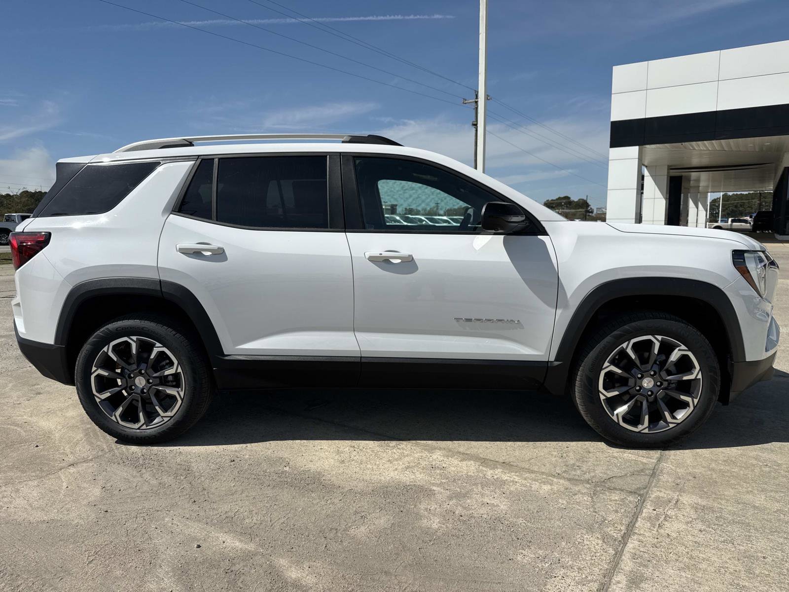 New 2026 GMC Terrain Elevation w/ Elevation Premium Package image 2