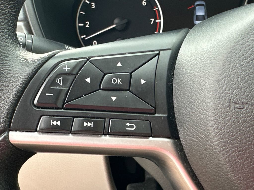 Used 2024 Nissan Altima 2.5 SV FWD image 24