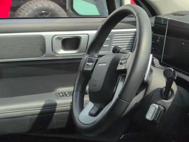 Used 2025 Hyundai Santa Fe Limited AWD/4WD image 11