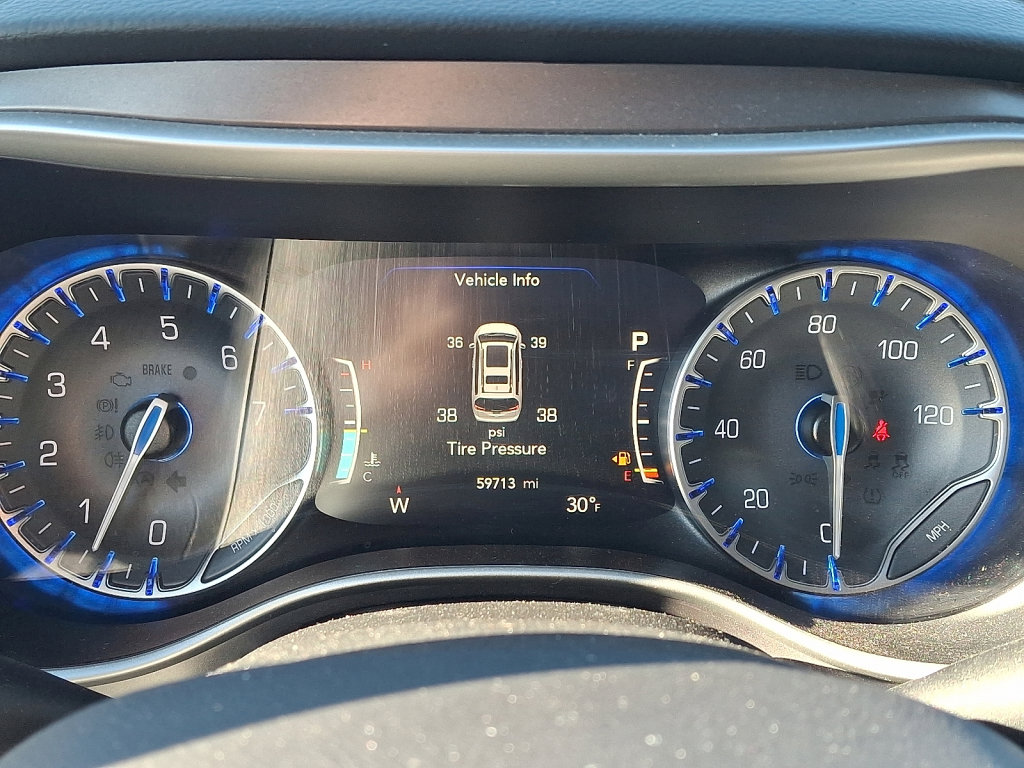 Certified 2023 Chrysler Pacifica Touring-L image 25