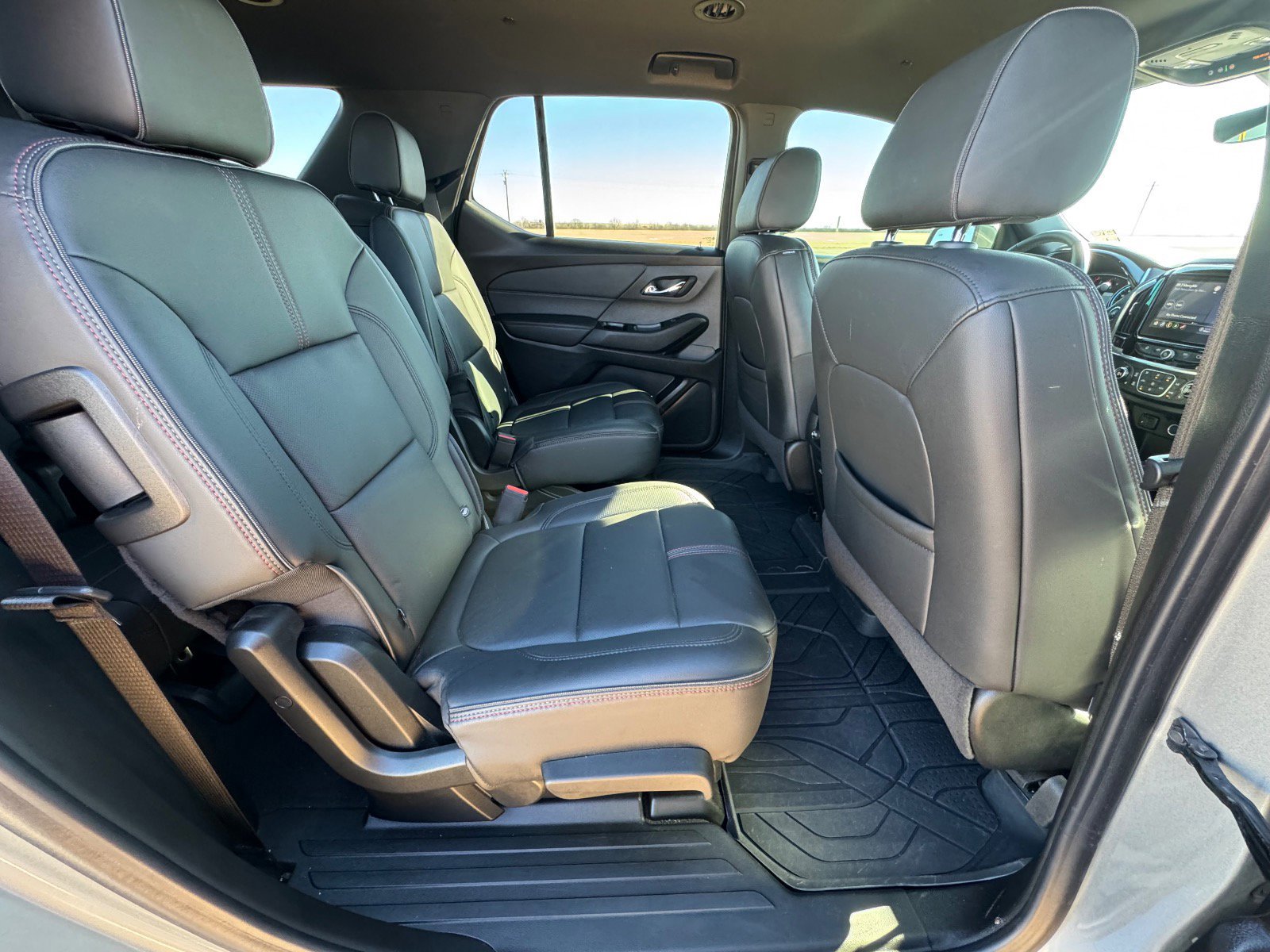 Used 2023 Chevrolet Traverse RS image 18
