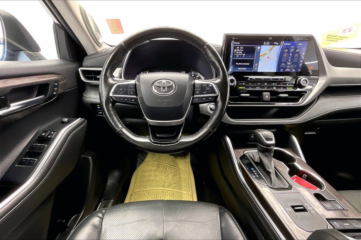 Used 2022 Toyota Highlander Platinum FWD image 4
