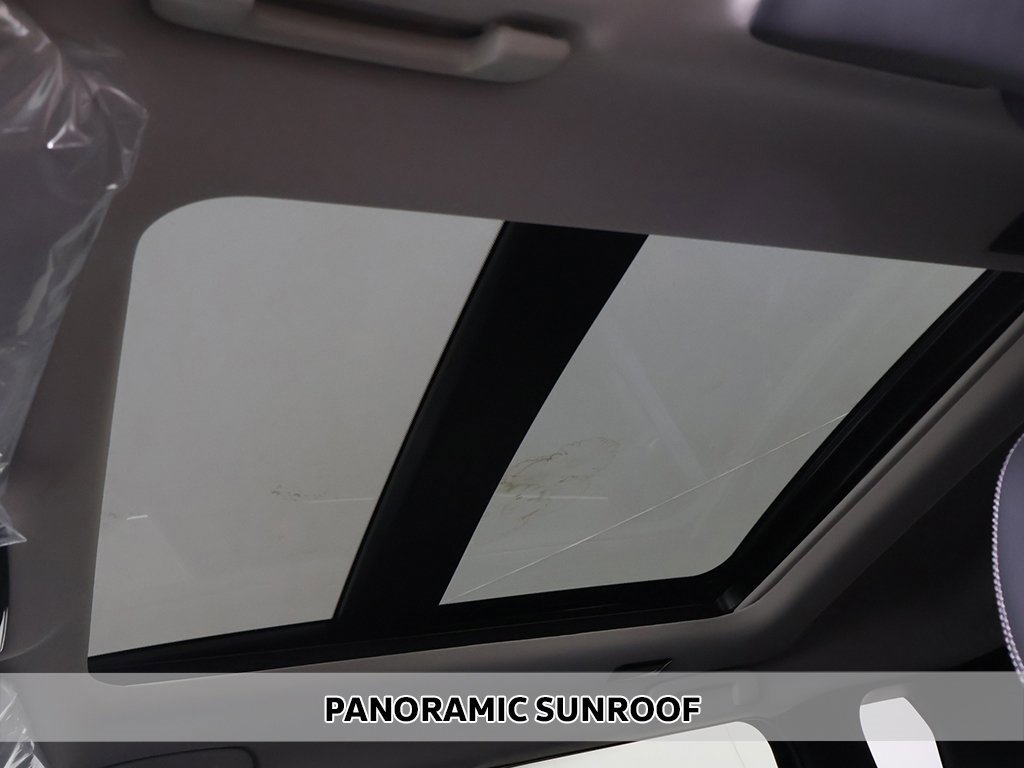 New 2025 Mitsubishi Outlander SE image 4