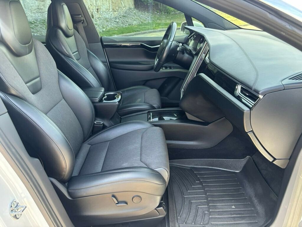 Used 2017 Tesla Model X 75D image 16