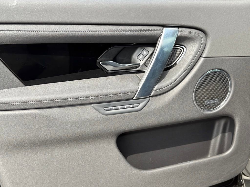 Used 2024 Land Rover Discovery Sport S image 10