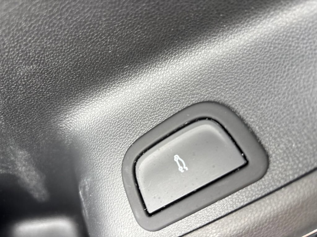 Used 2026 Chevrolet Traverse RS AWD/4WD image 18